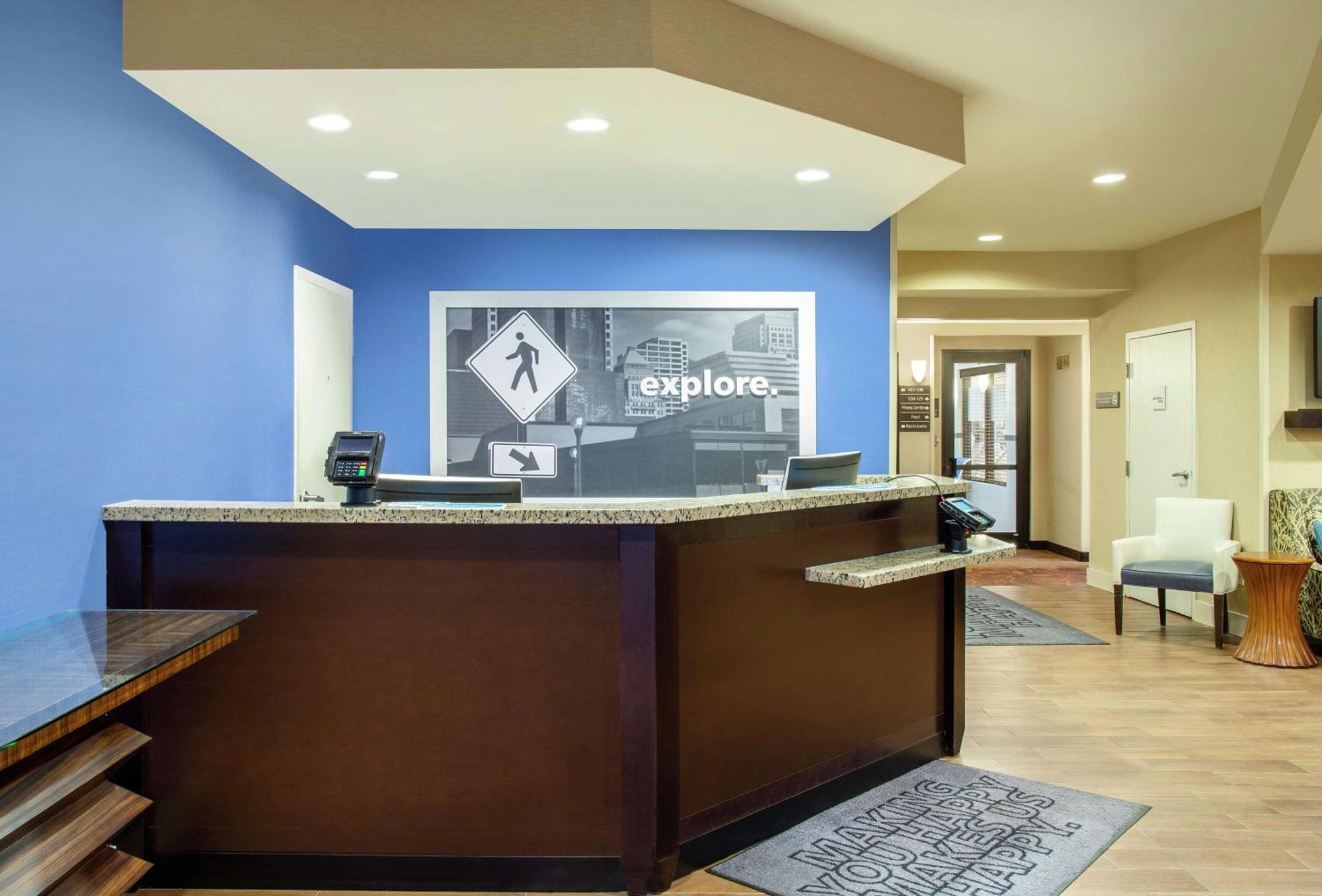 Hampton Inn Мерріллвілл Екстер'єр фото