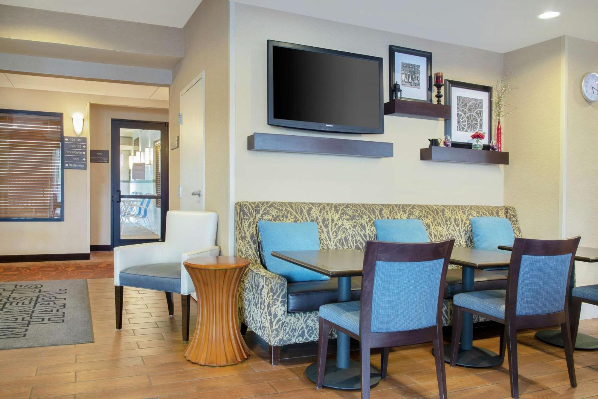 Hampton Inn Мерріллвілл Екстер'єр фото