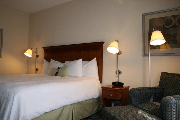 Hampton Inn Мерріллвілл Номер фото