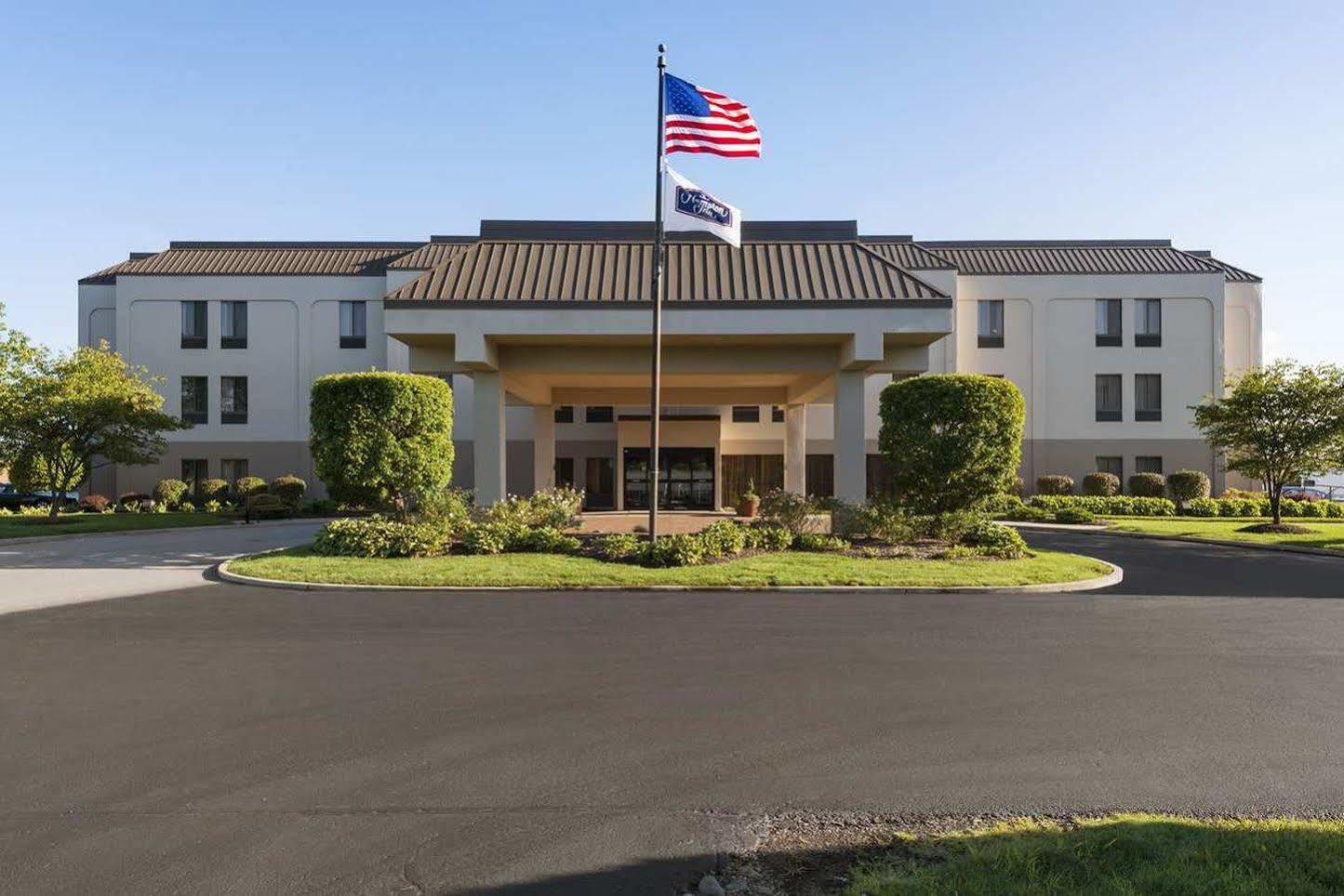 Hampton Inn Мерріллвілл Екстер'єр фото