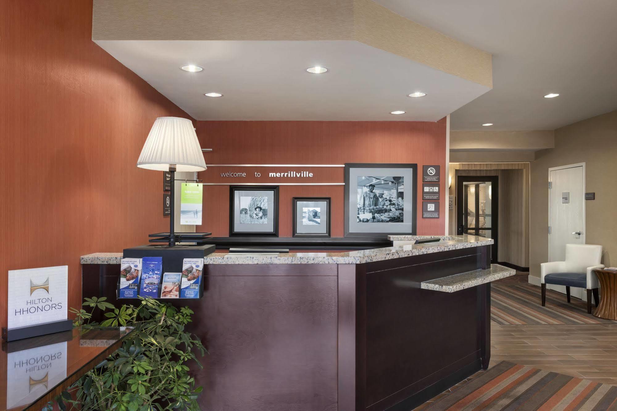 Hampton Inn Мерріллвілл Екстер'єр фото