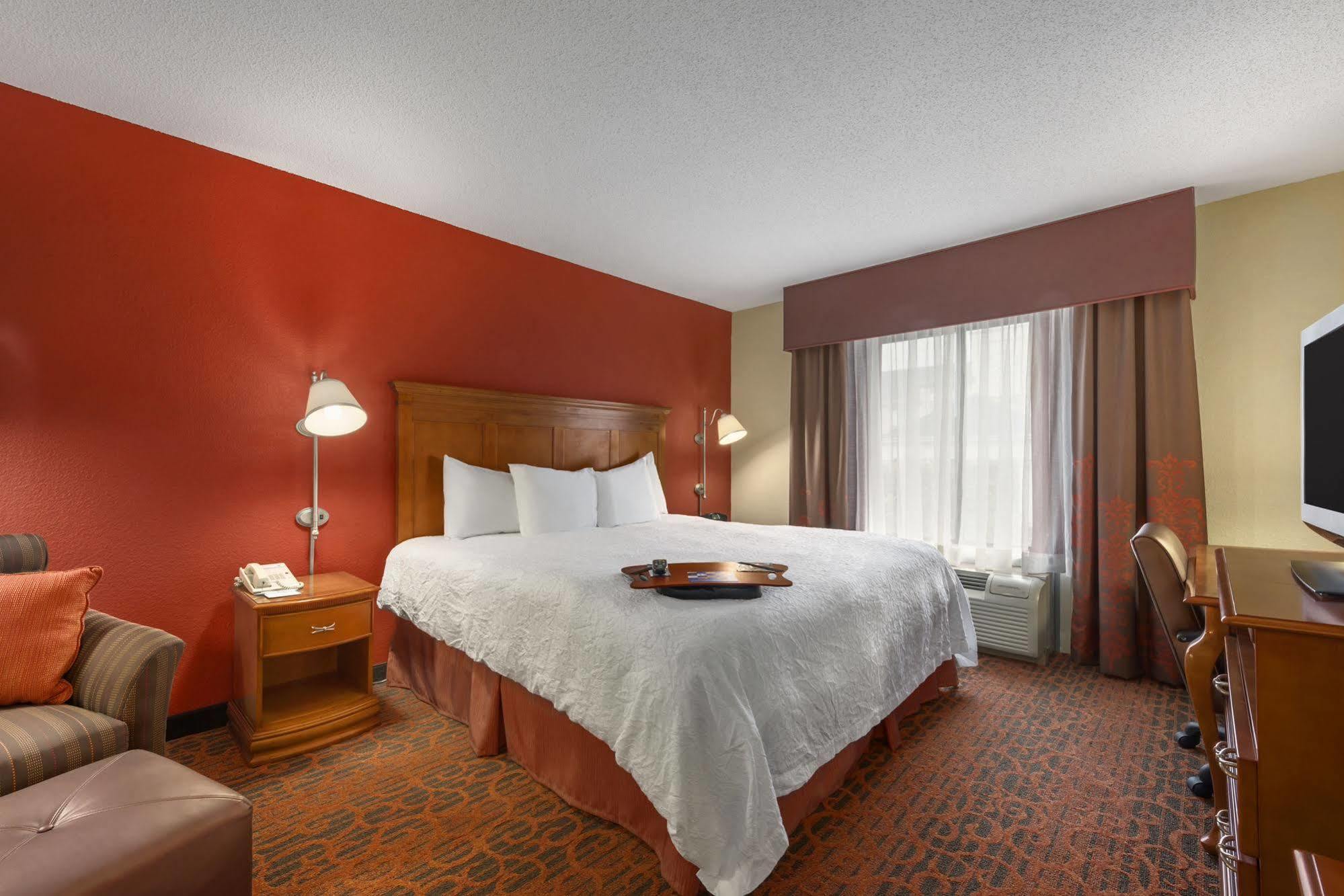 Hampton Inn Мерріллвілл Номер фото