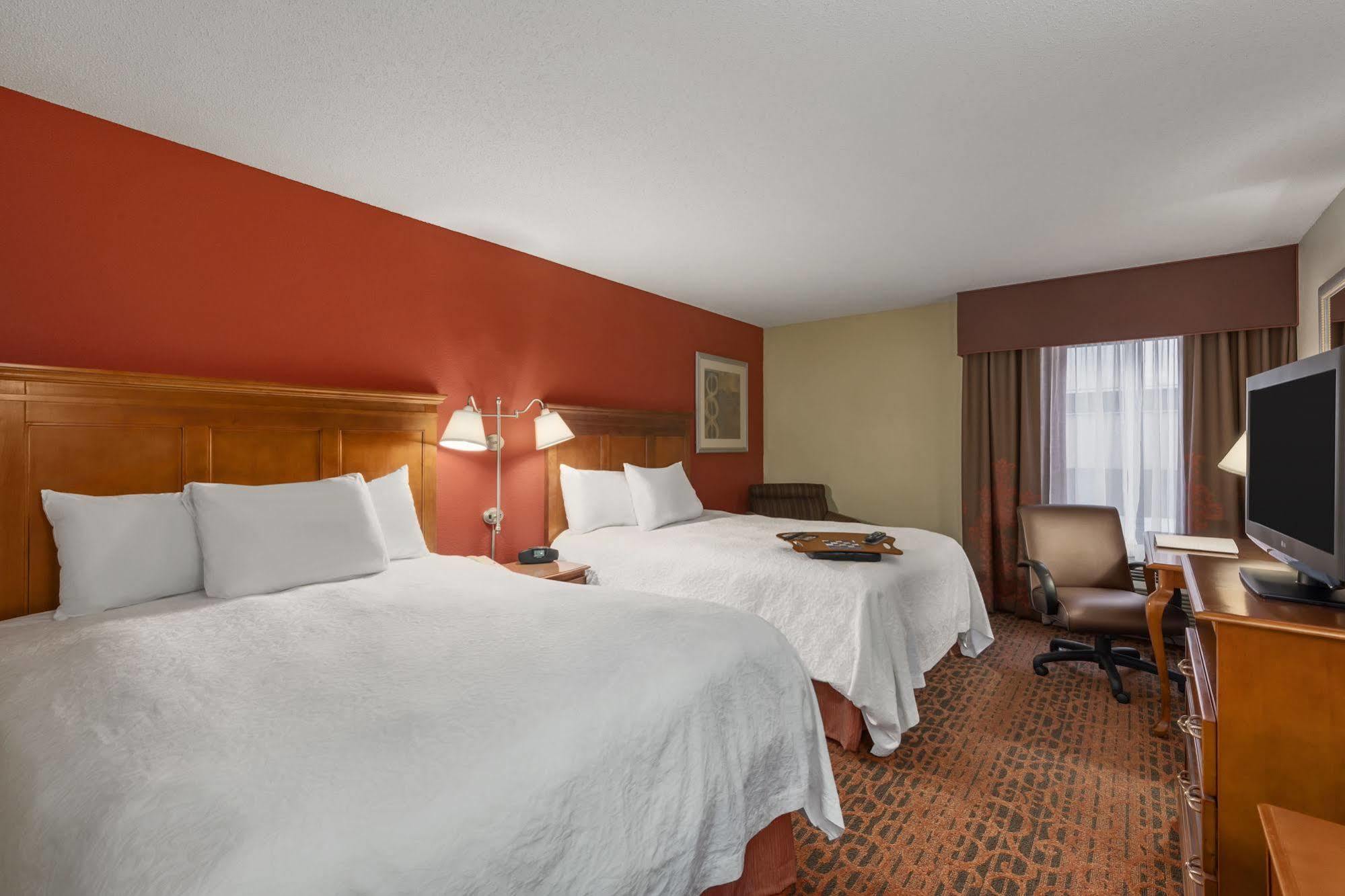 Hampton Inn Мерріллвілл Номер фото