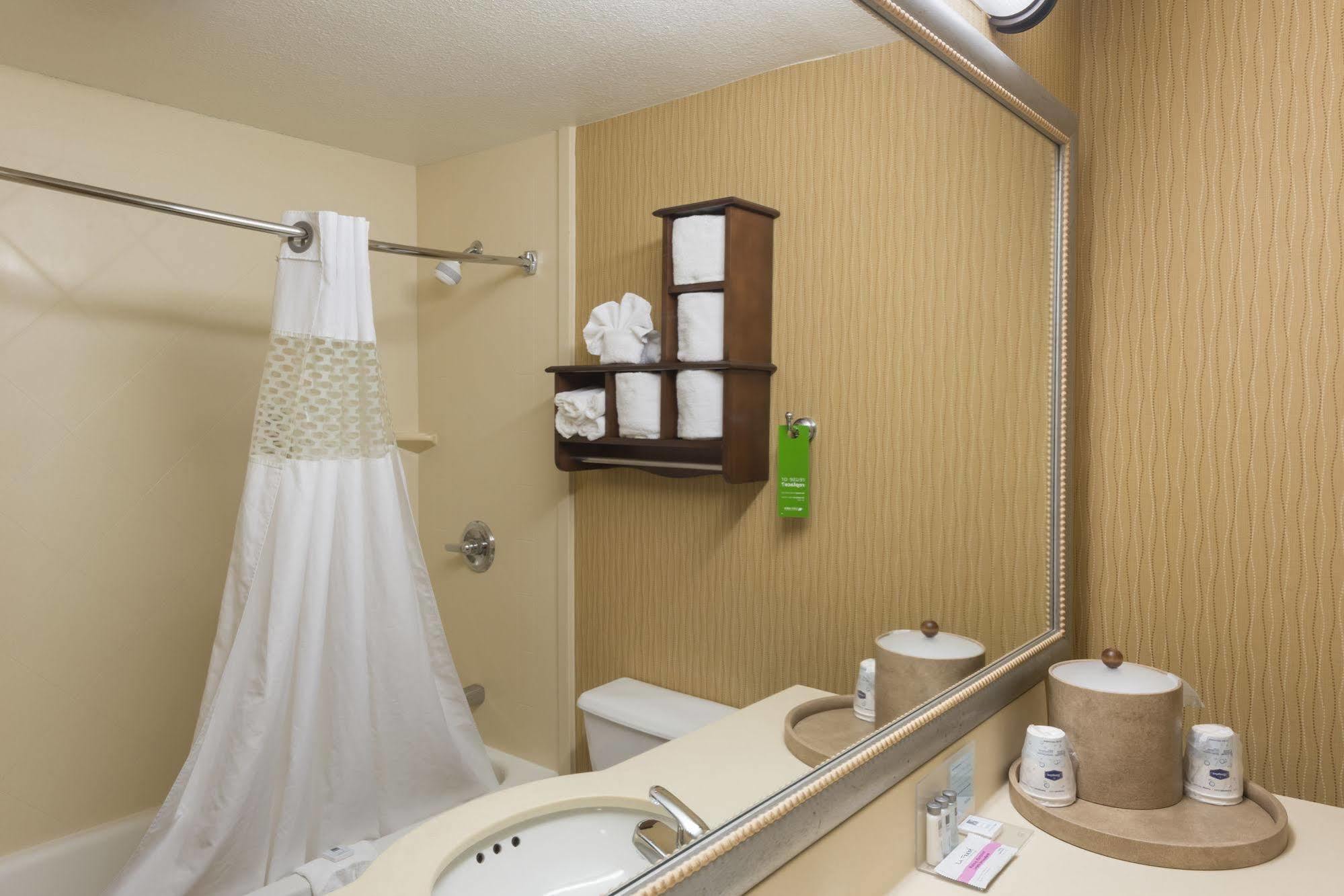 Hampton Inn Мерріллвілл Номер фото